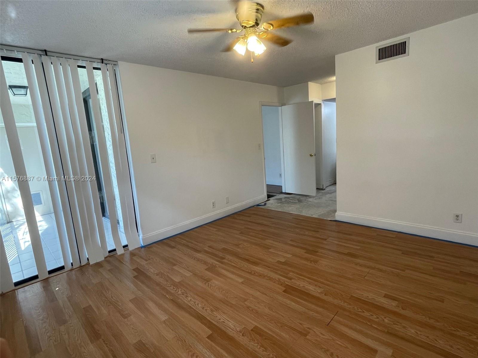 PLANTATION RACQUET CLUB - Residential