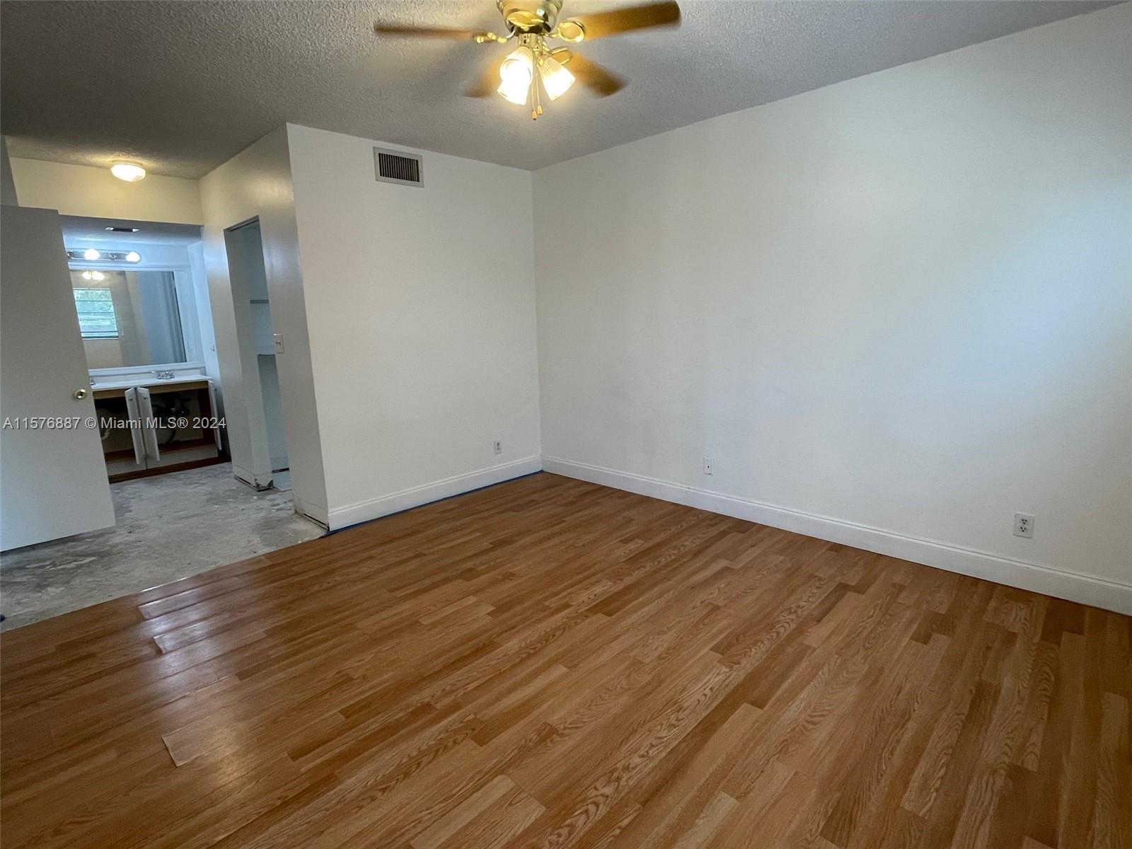PLANTATION RACQUET CLUB - Residential