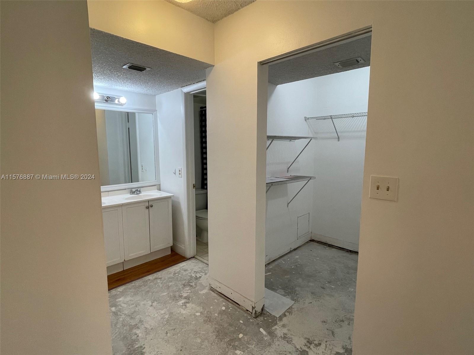 PLANTATION RACQUET CLUB - Residential