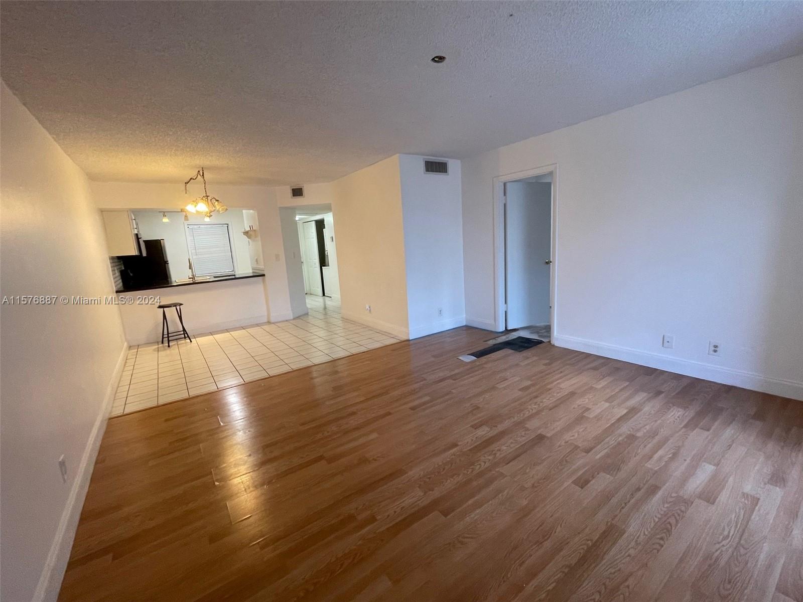 PLANTATION RACQUET CLUB - Residential