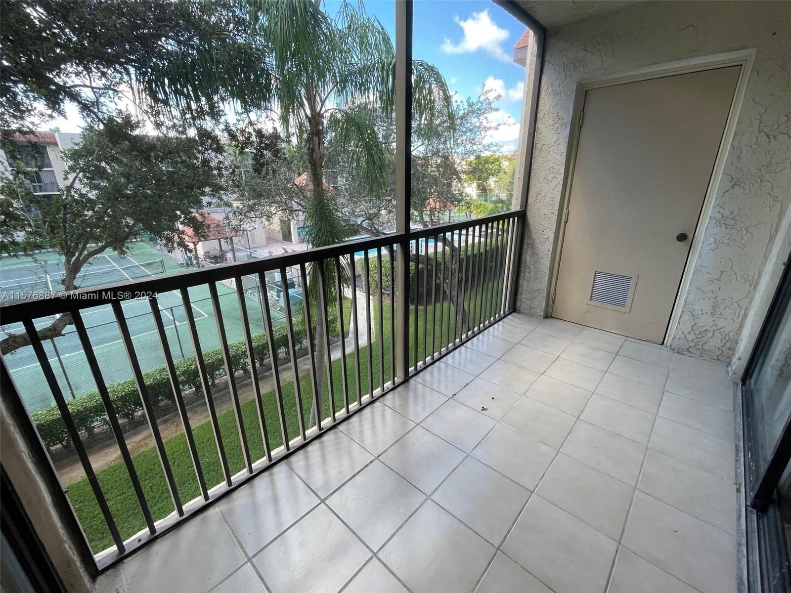 PLANTATION RACQUET CLUB - Residential