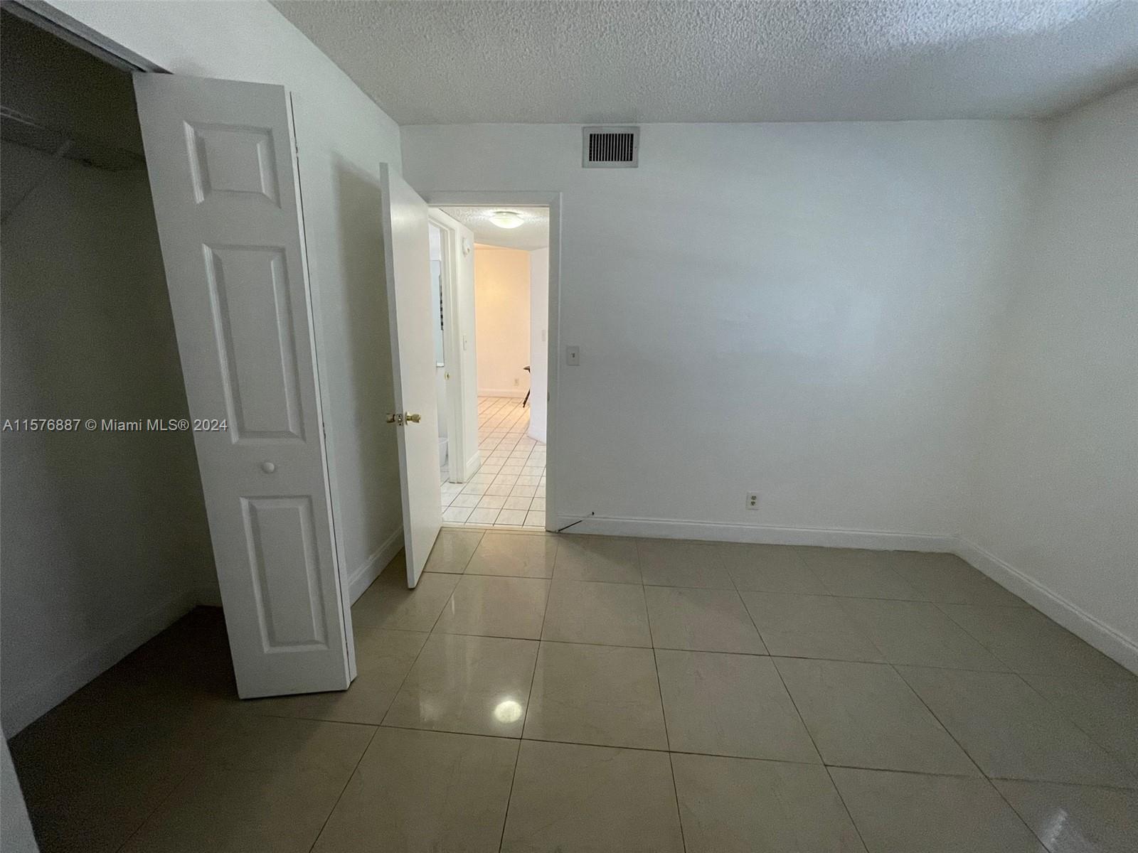 PLANTATION RACQUET CLUB - Residential