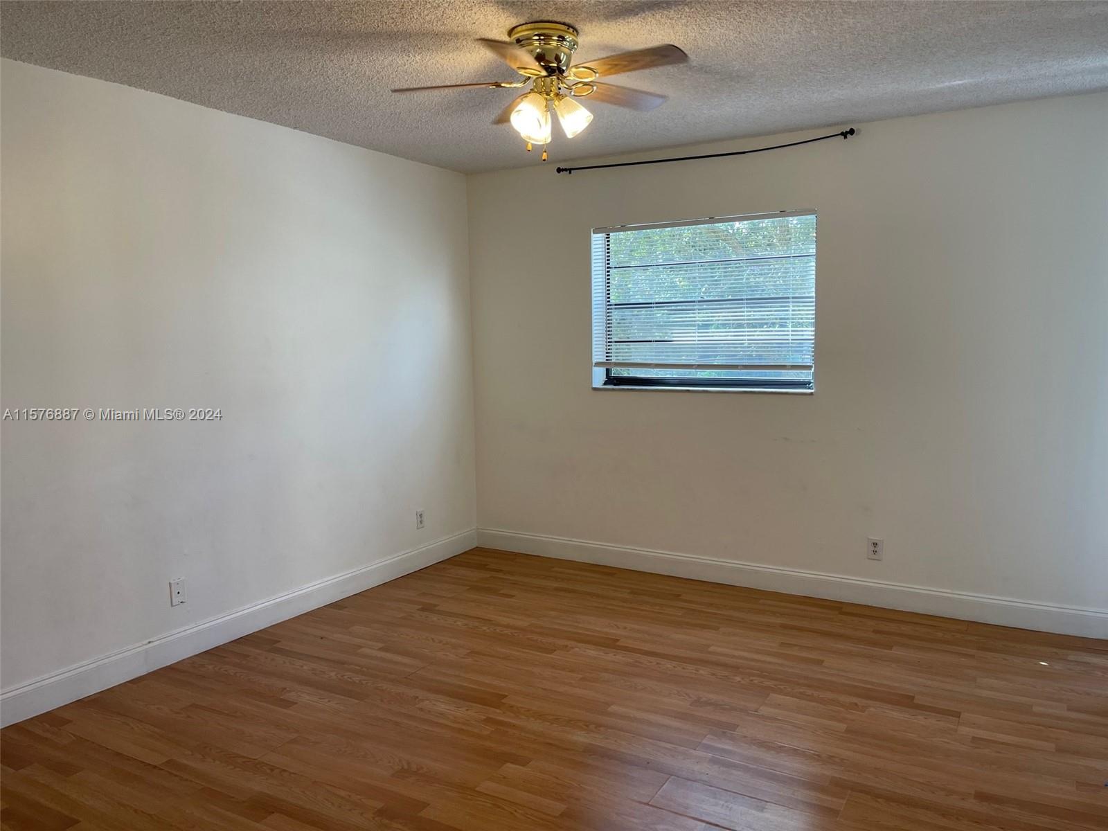PLANTATION RACQUET CLUB - Residential