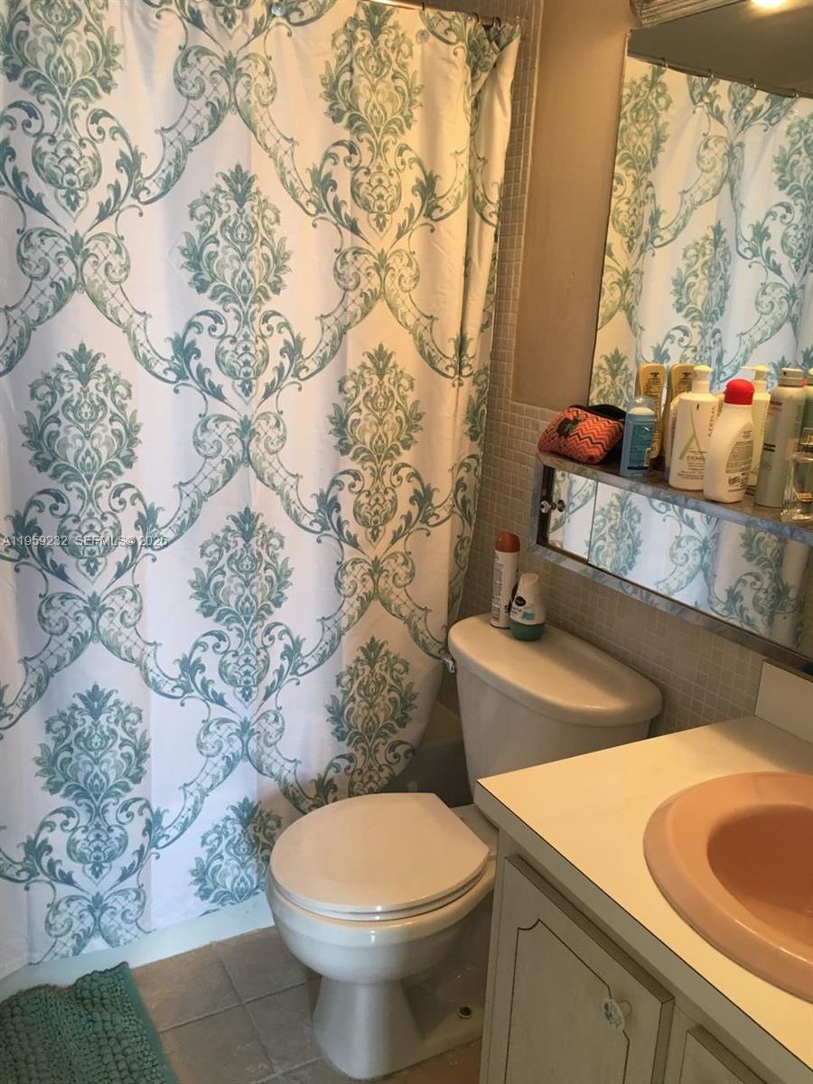 EASTERN SHORES WHITE HOUS - Residential