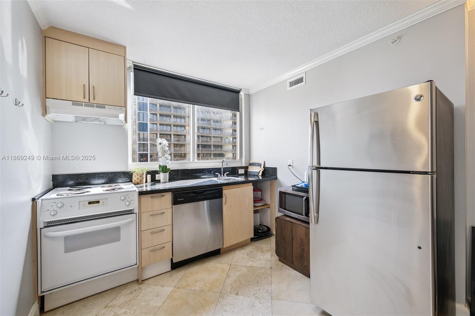 THE MUTINY CONDO - Residential