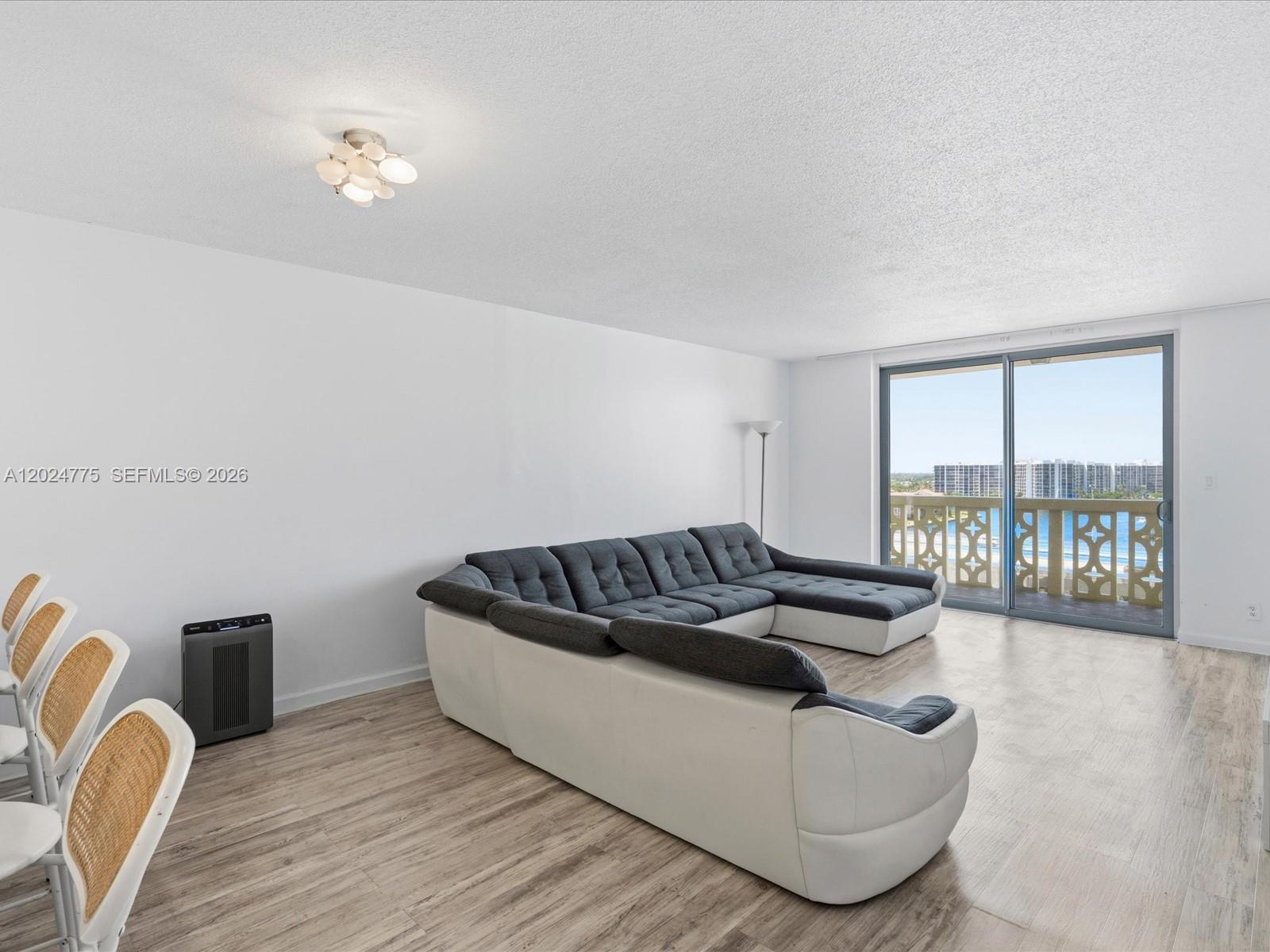 IMPERIAL TOWERS CONDO - Residential