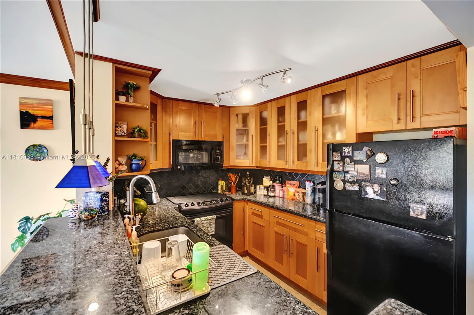 OCEAN VIEW TOWERS CONDO - Residential