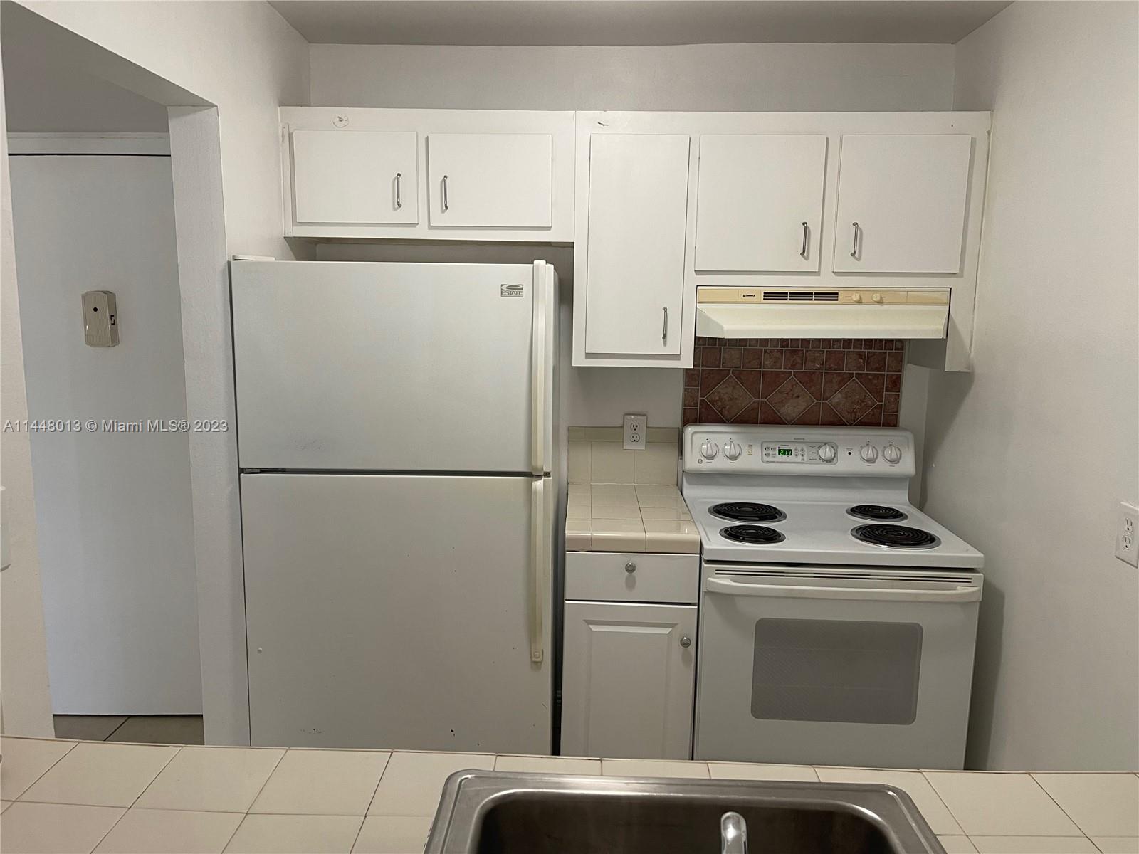 INVERRARY GARDENS CONDO I - Residential Lease