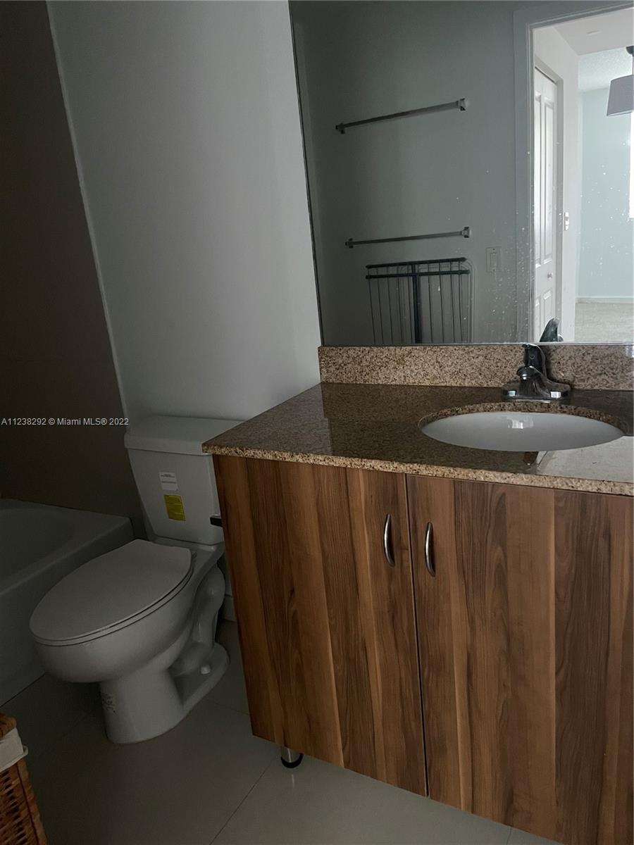 23 BISCAYNE BAY CONDO - Residential Lease