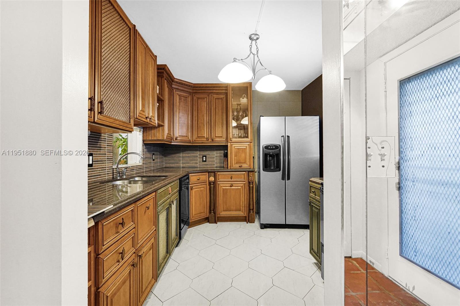 MEADOWBROOK LAKES CONDO - Residential