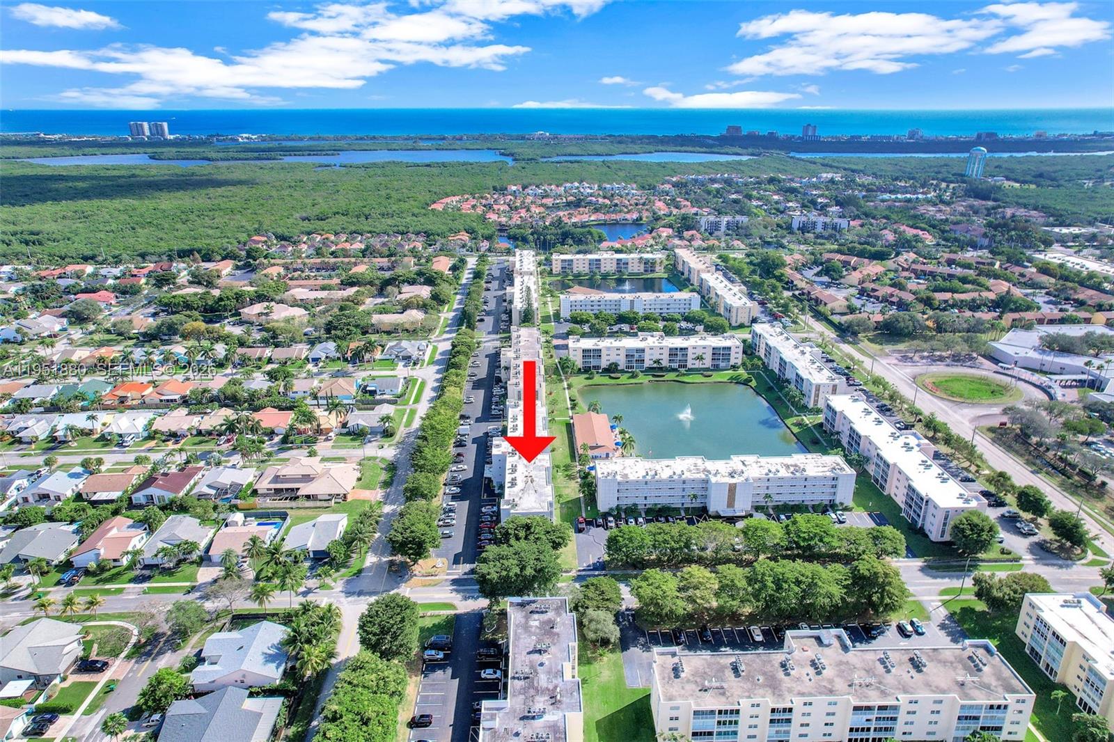 MEADOWBROOK LAKES CONDO - Residential