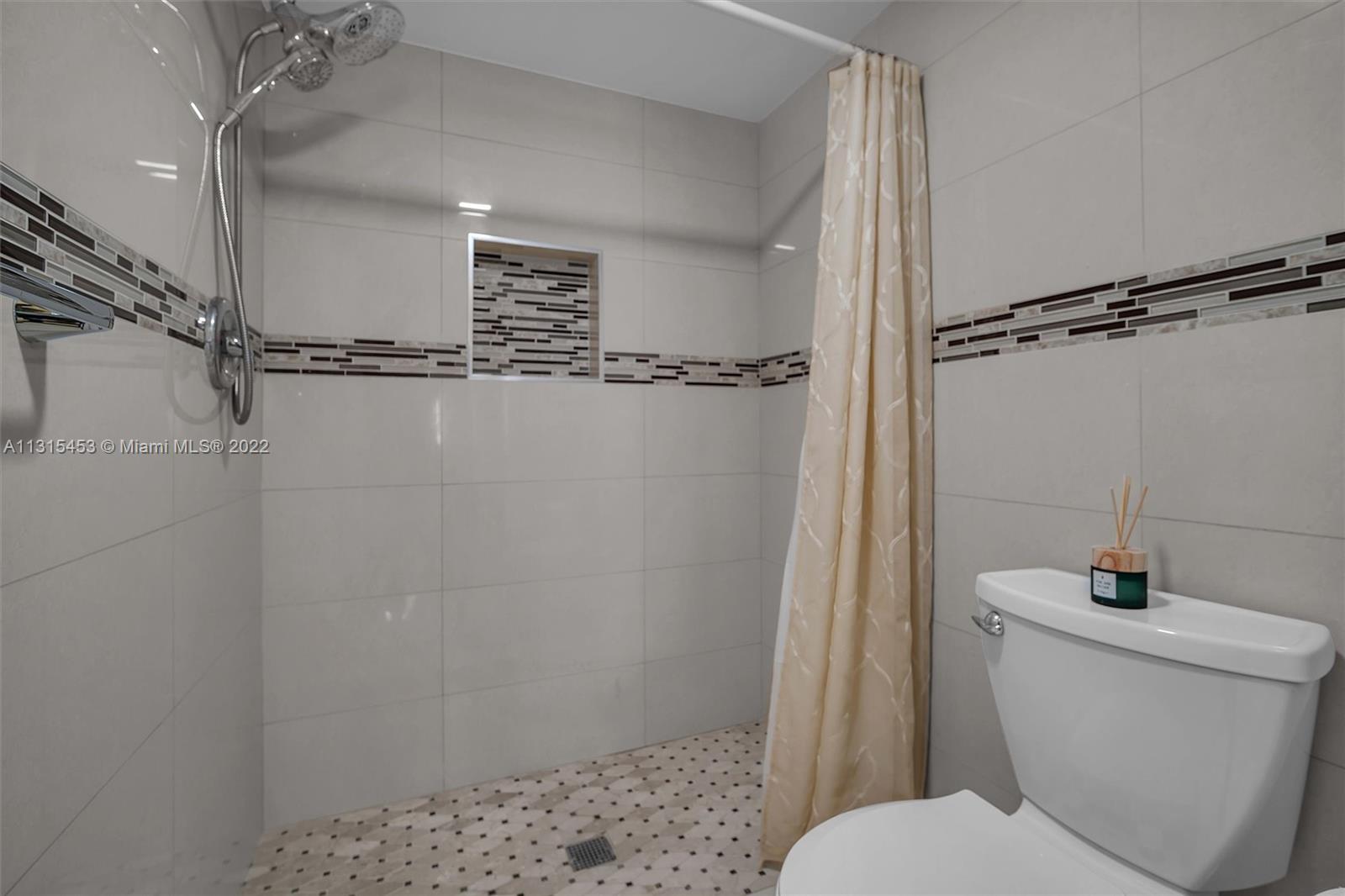 DEVON CONDOMINIUM - Residential