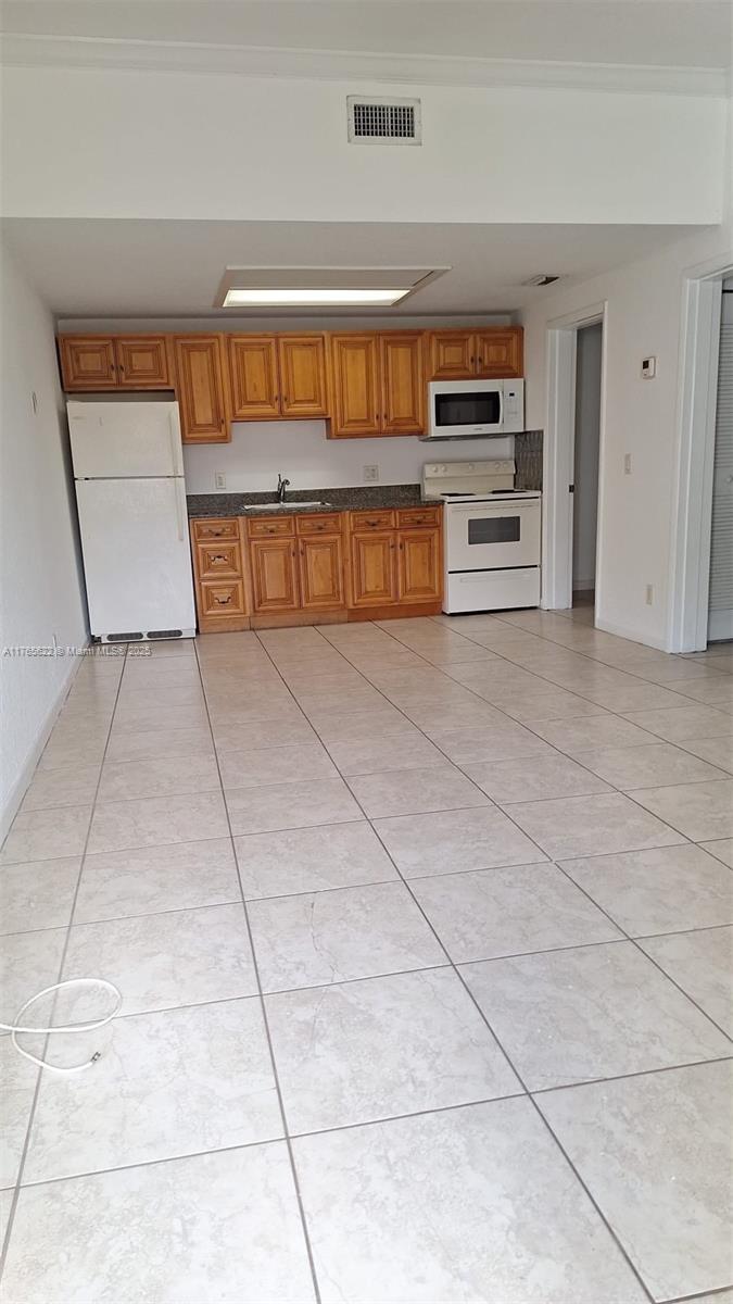 SOUTHGATE VILLAS CONDO - Residential Lease
