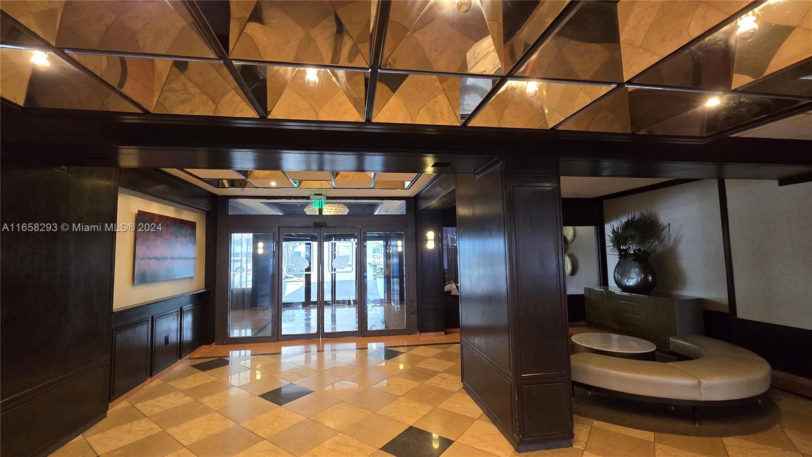 CHARTER CLUB CONDO - Residential Lease