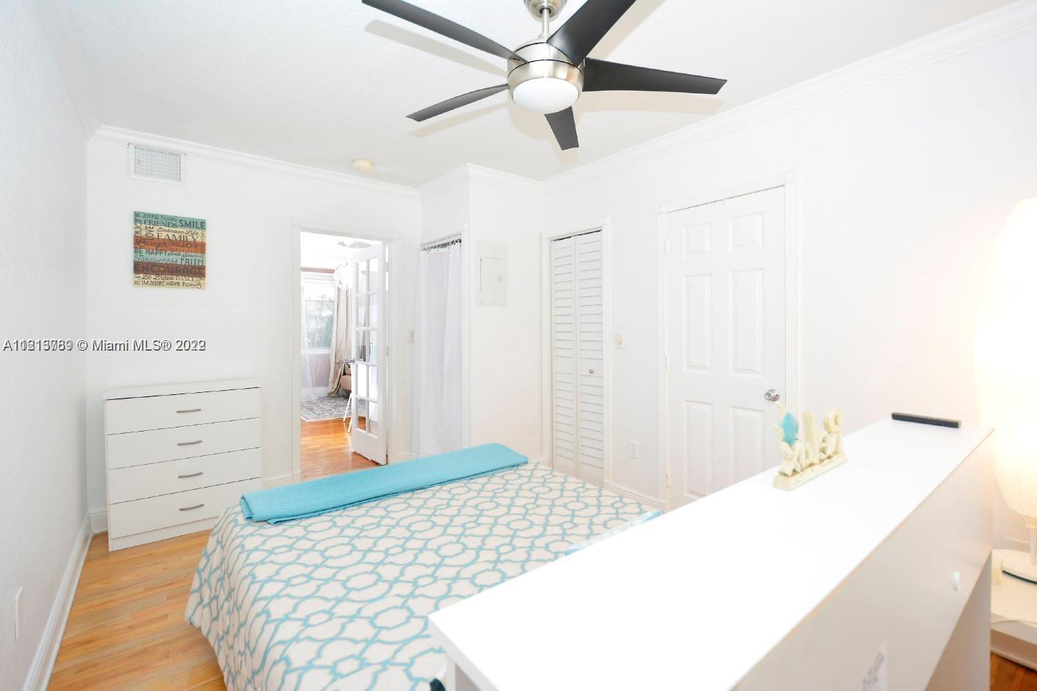 THE MICHELLE CONDO - Residential