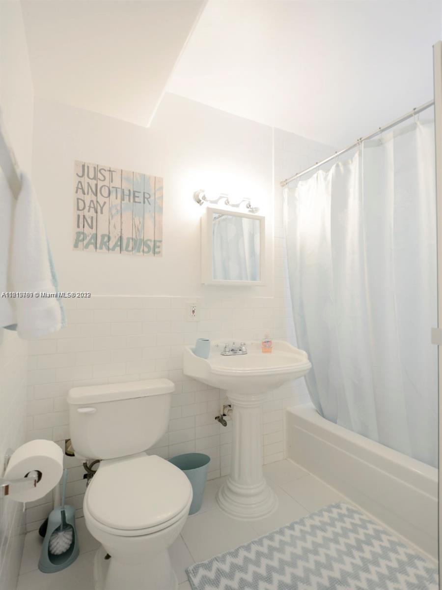 THE MICHELLE CONDO - Residential