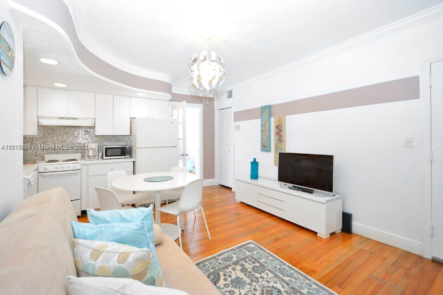 THE MICHELLE CONDO - Residential