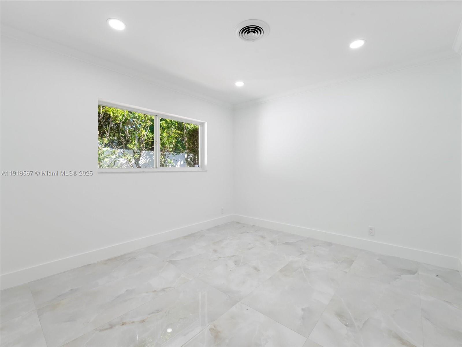 CORAL RIDGE COUNTRY CLUB - Residential