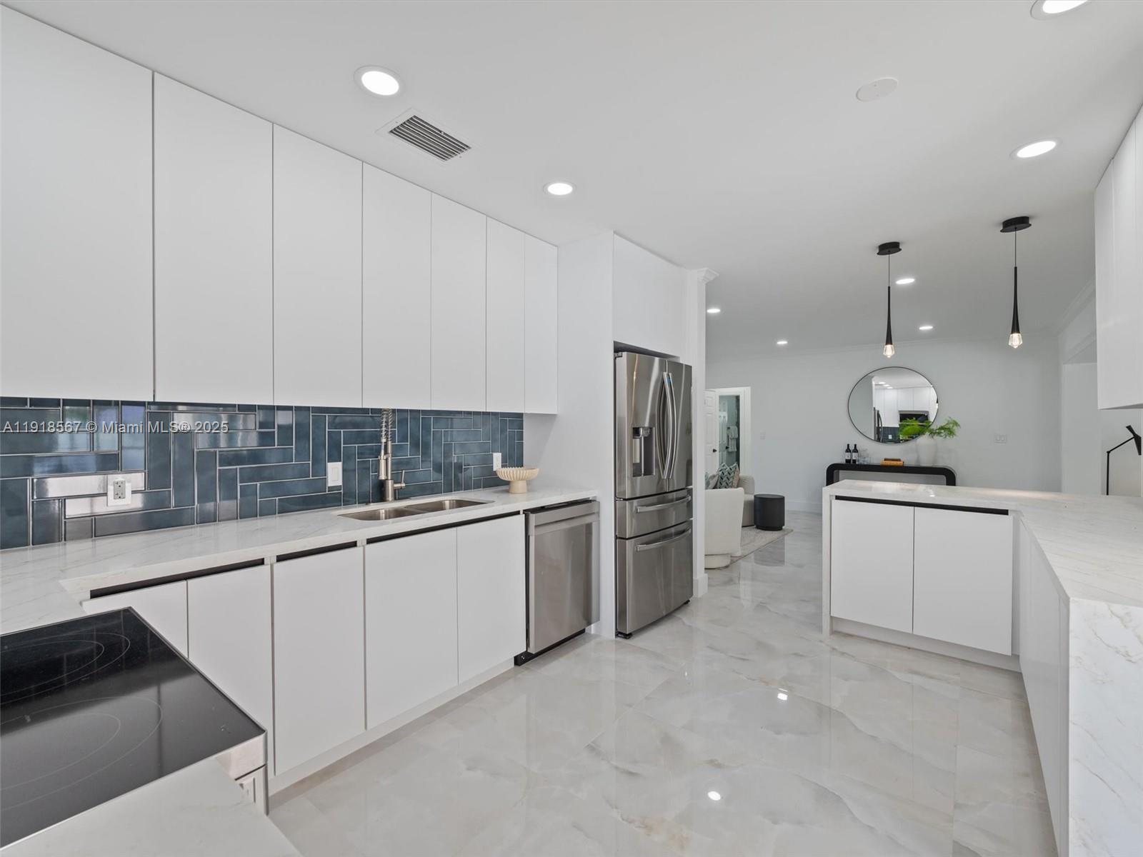 CORAL RIDGE COUNTRY CLUB - Residential