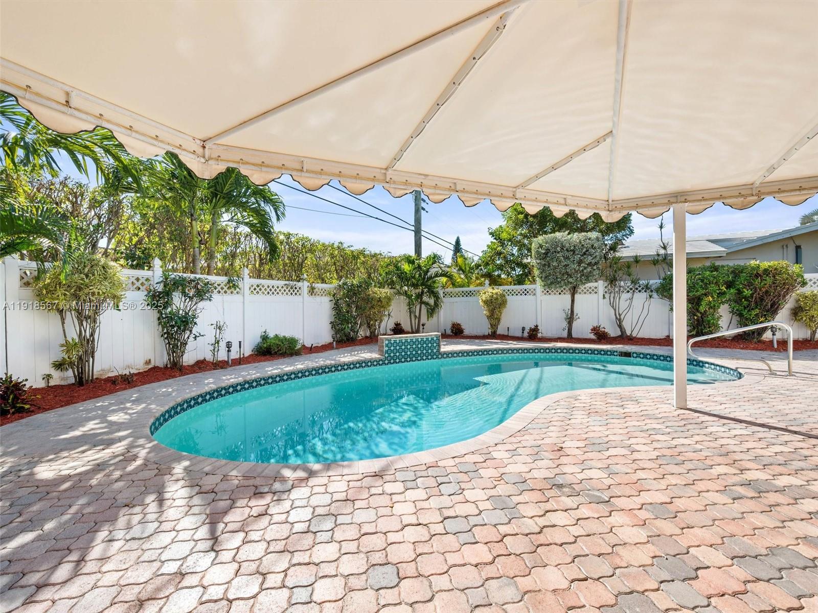 CORAL RIDGE COUNTRY CLUB - Residential