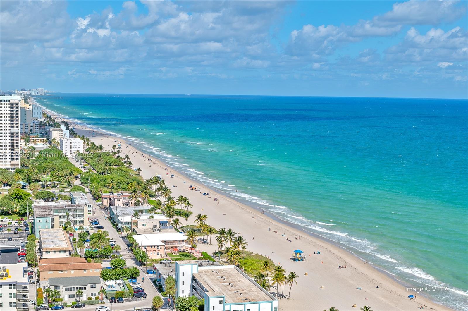 LOVELY CONDO FULLY FURNITURE, LOCATED ON THE BEACH WITH VIEW TO THE OCEAN AND TO THE
INTERCOSTAL. WITH IMPACT WINDOWS, ASSIGNED PARKINGS SPACE IN THE GARAGE AND VALET PARKING
AVAILABLE FOR GUESTS. THE BUILDING HAS TWO HEATED SWIMMING POOLS, BEACH LOUNGE CHAIRS AND
UMBRELLAS, FITNESS ROOM AND ITS CLOSE TO THE HOLLYWOOD BROAD WALK. EASY TO SHOW. Equal Housing Opportunity.