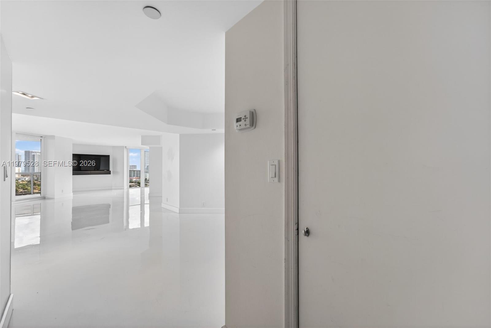 HARBOR TWS AT THE WATERWA - Residential