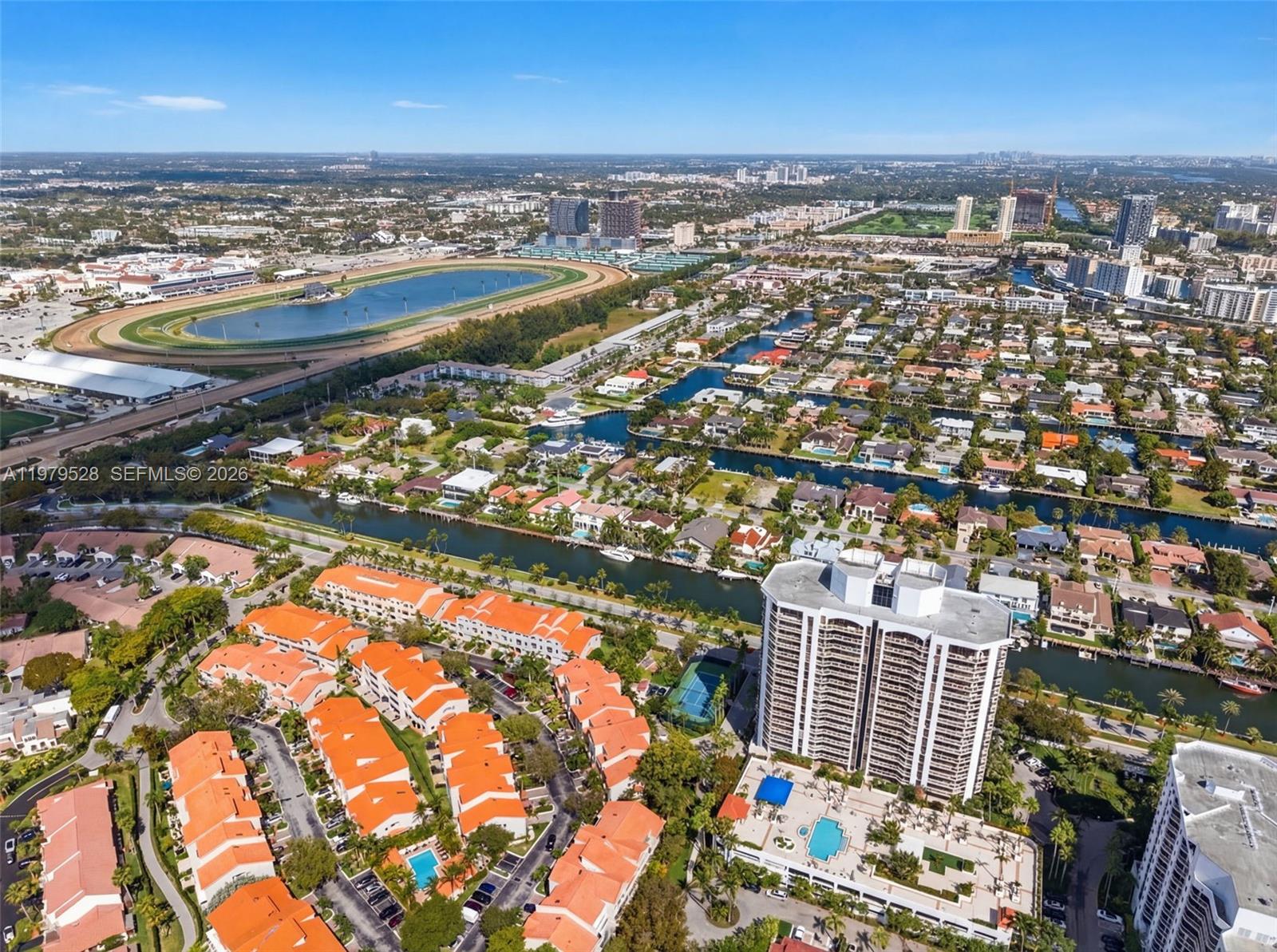 HARBOR TWS AT THE WATERWA - Residential