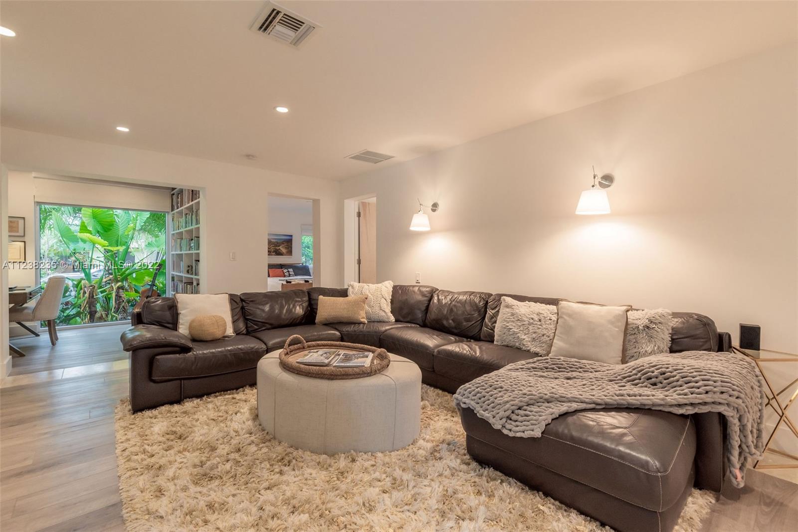 KENDALL HEIGHTS - Residential