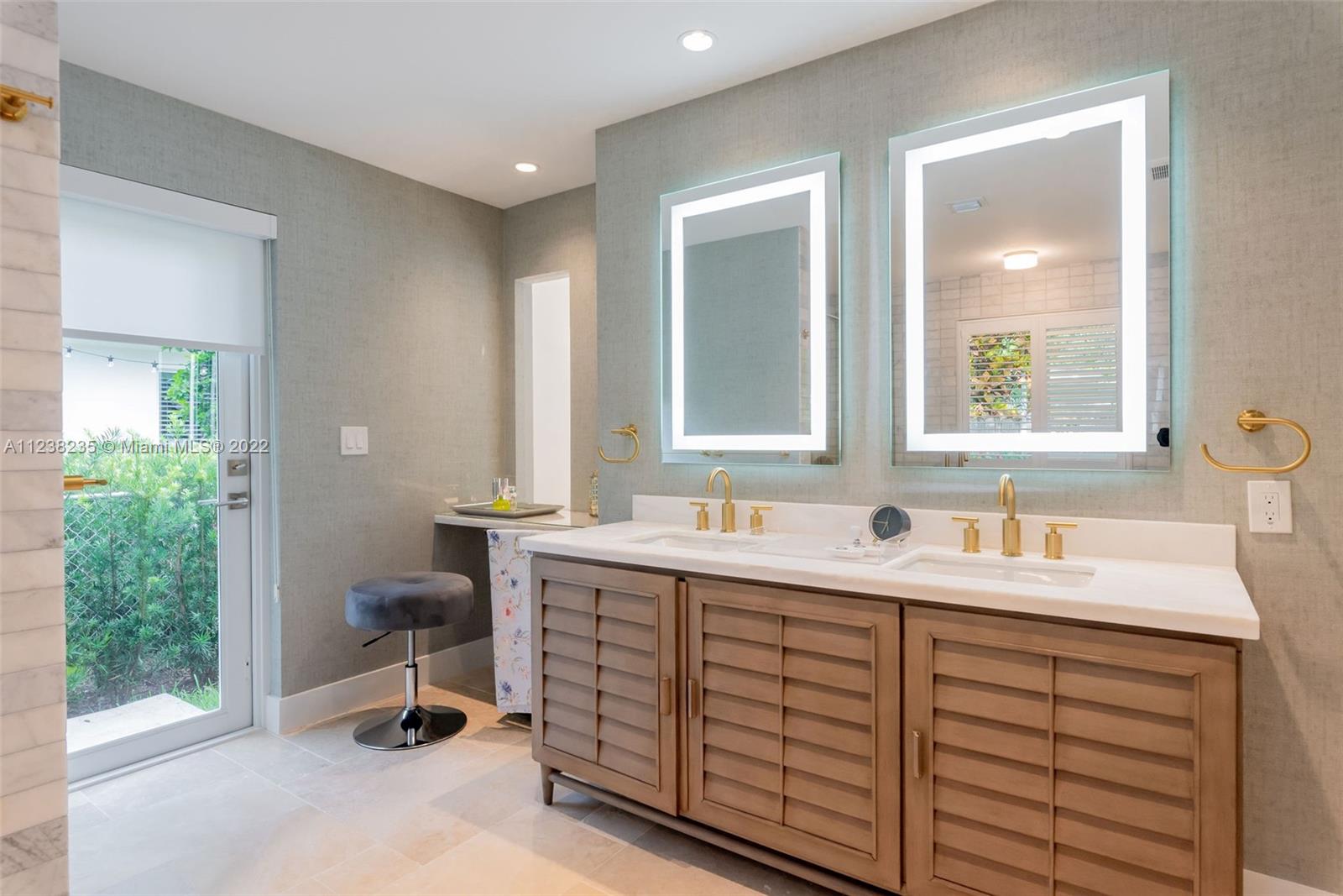 KENDALL HEIGHTS - Residential