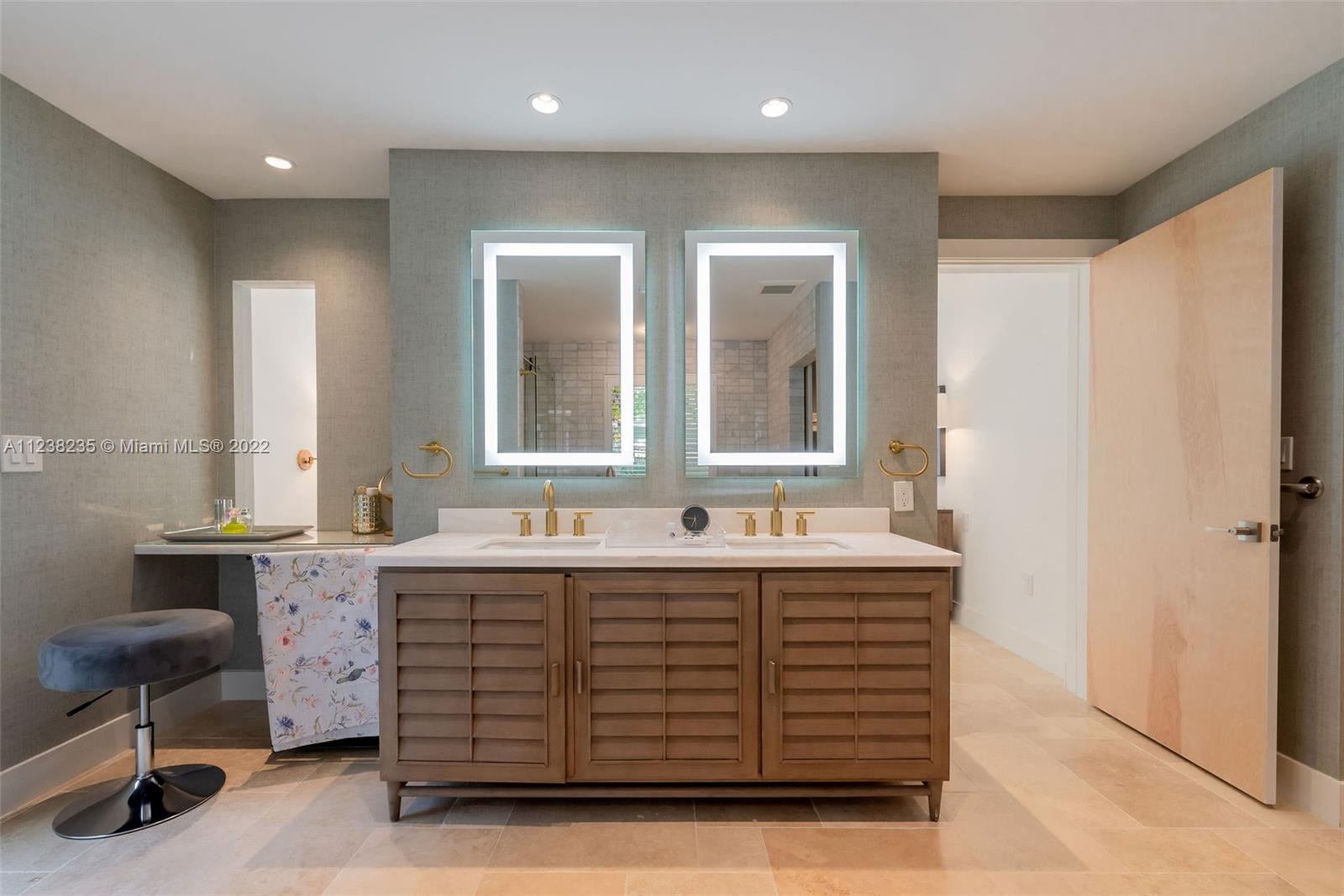 KENDALL HEIGHTS - Residential