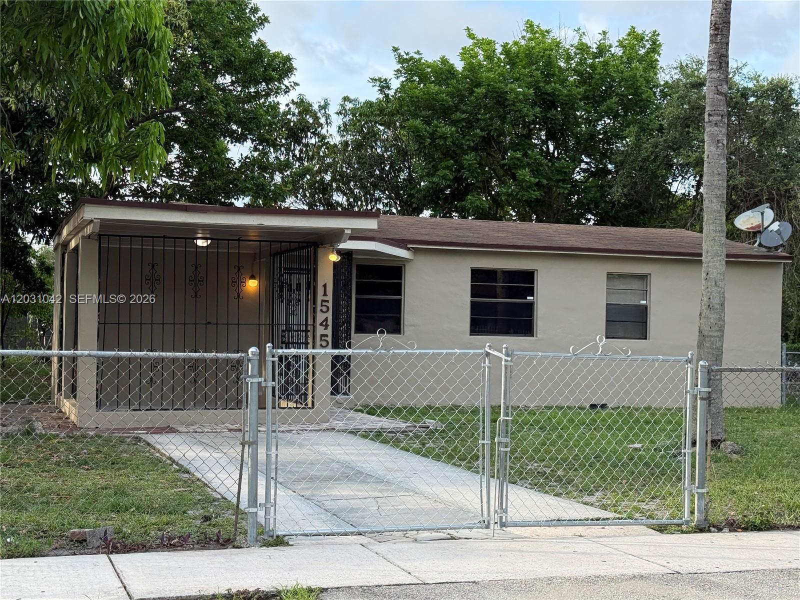 Single family house 3 Bed 1 Bath with laundry room and car port in front. Sec 8 Miami Dade is always welcome.