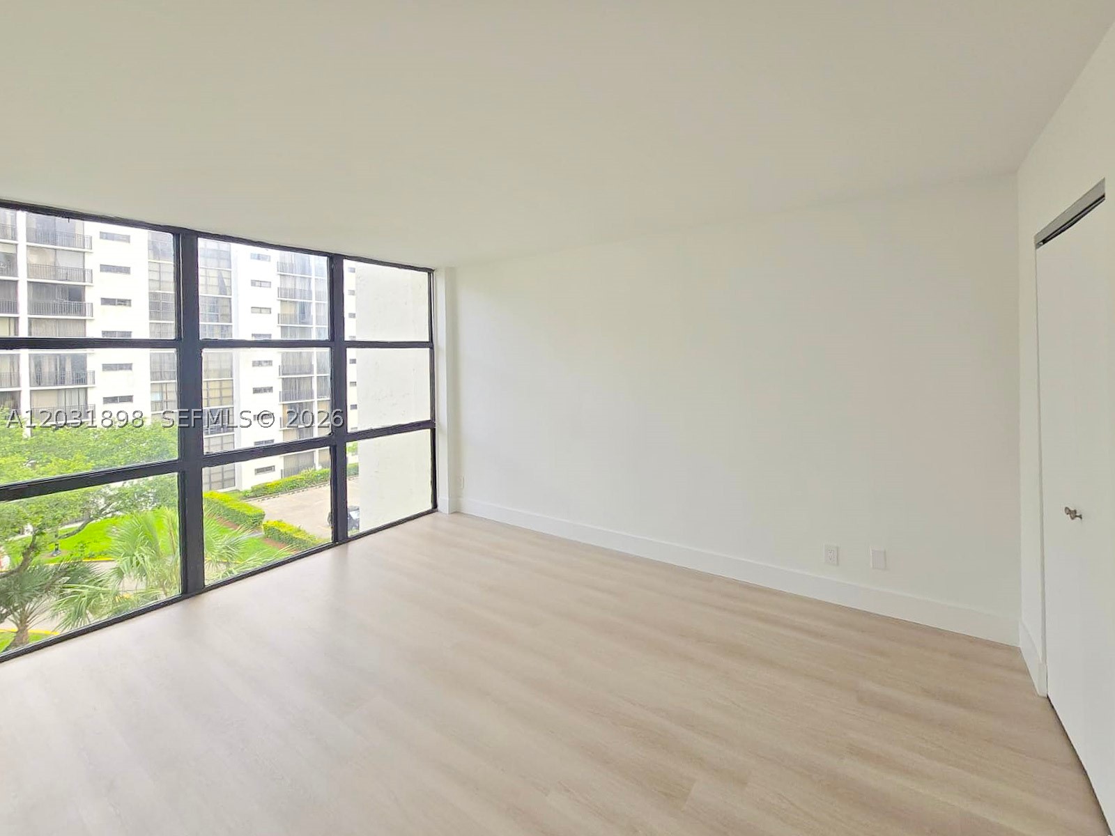 PLAZA OF AMERICAS CONDO P - Residential Lease