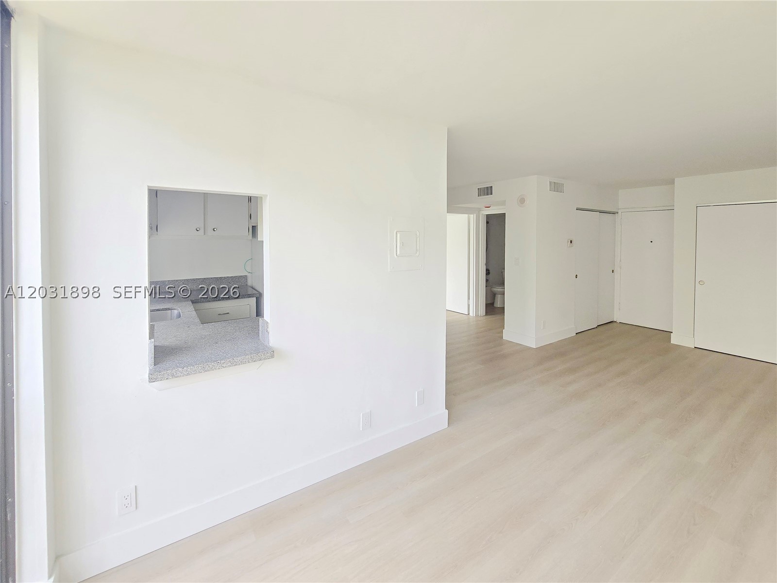 PLAZA OF AMERICAS CONDO P - Residential Lease