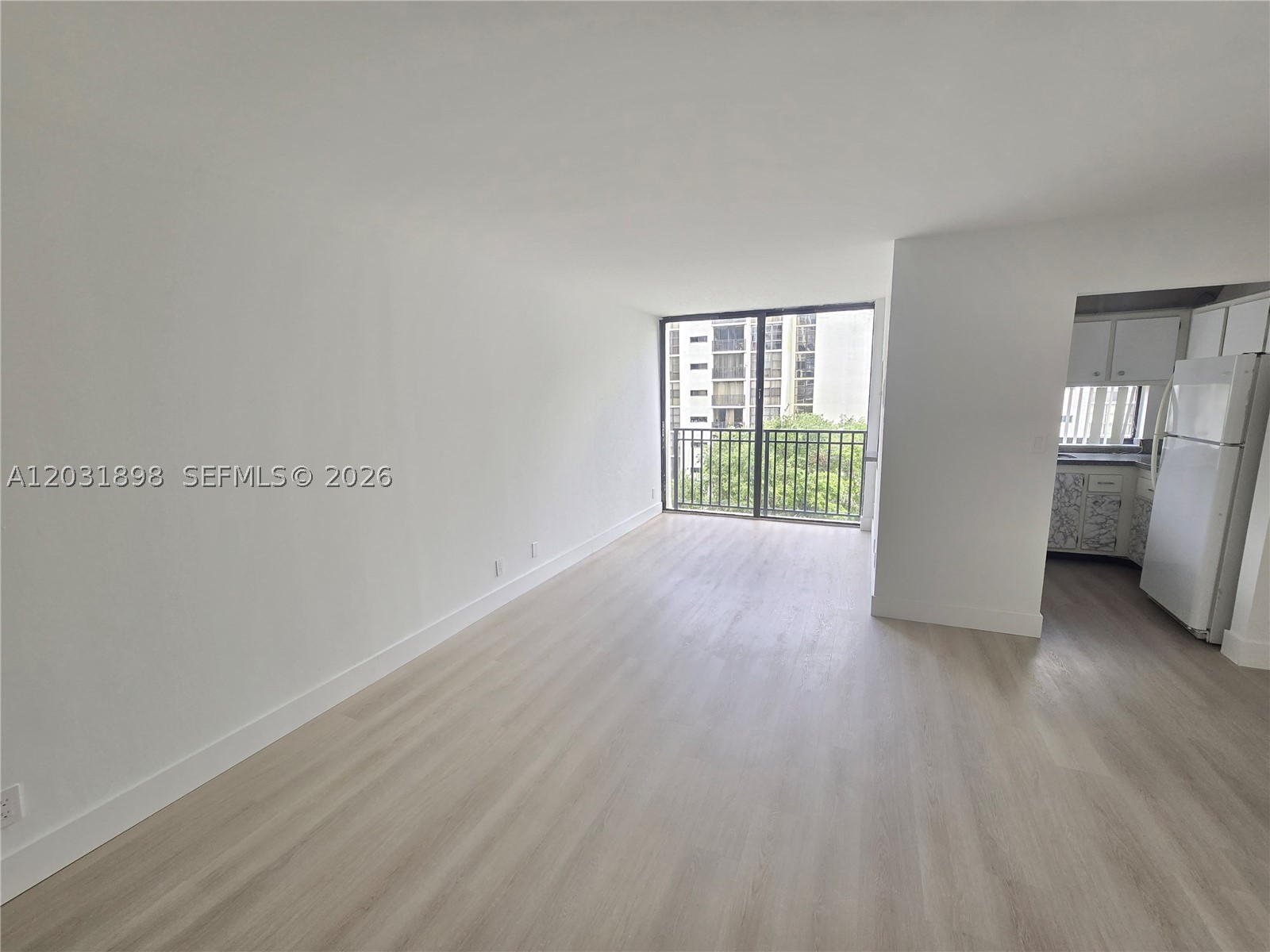 PLAZA OF AMERICAS CONDO P - Residential Lease