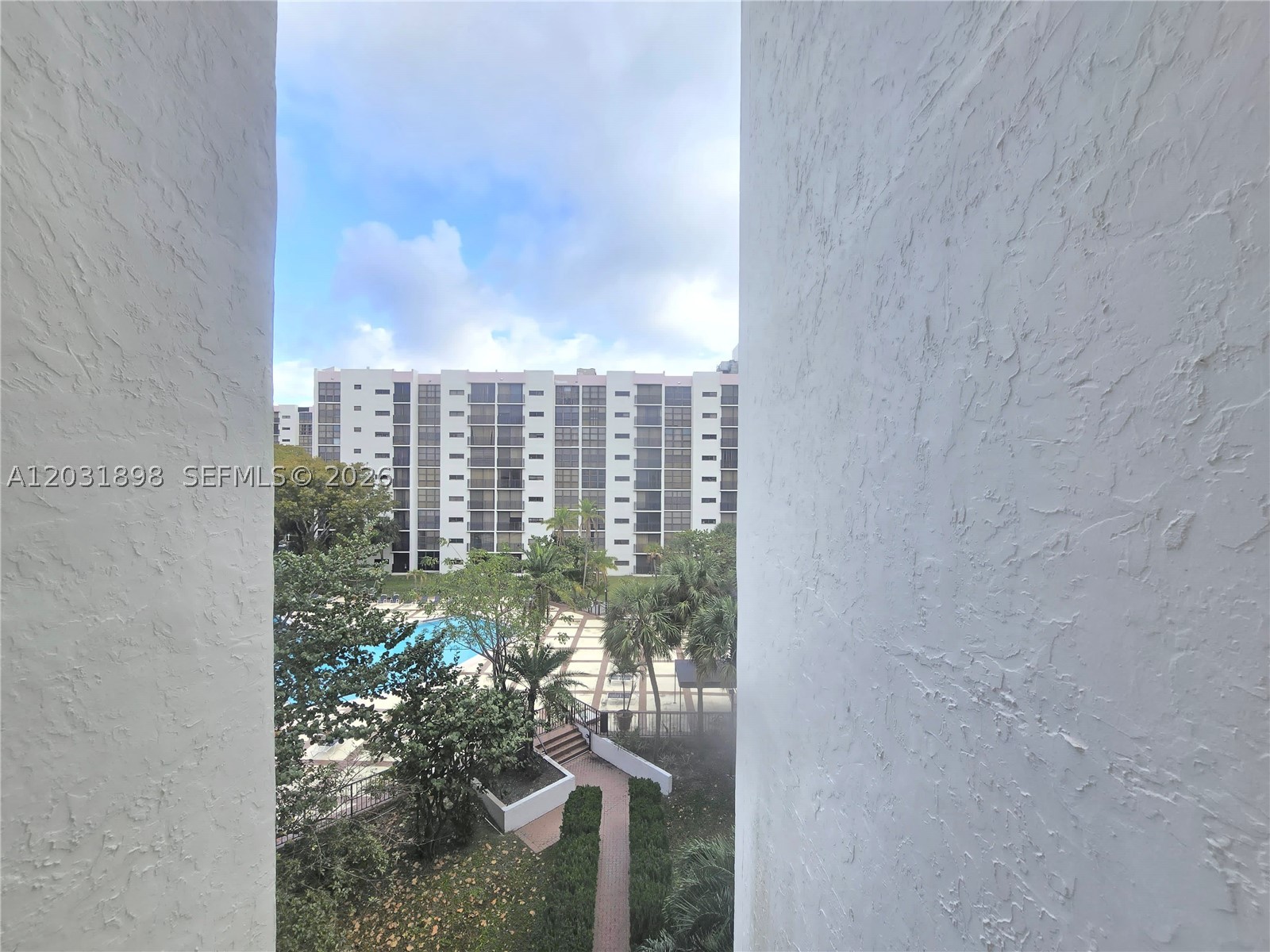 PLAZA OF AMERICAS CONDO P - Residential Lease