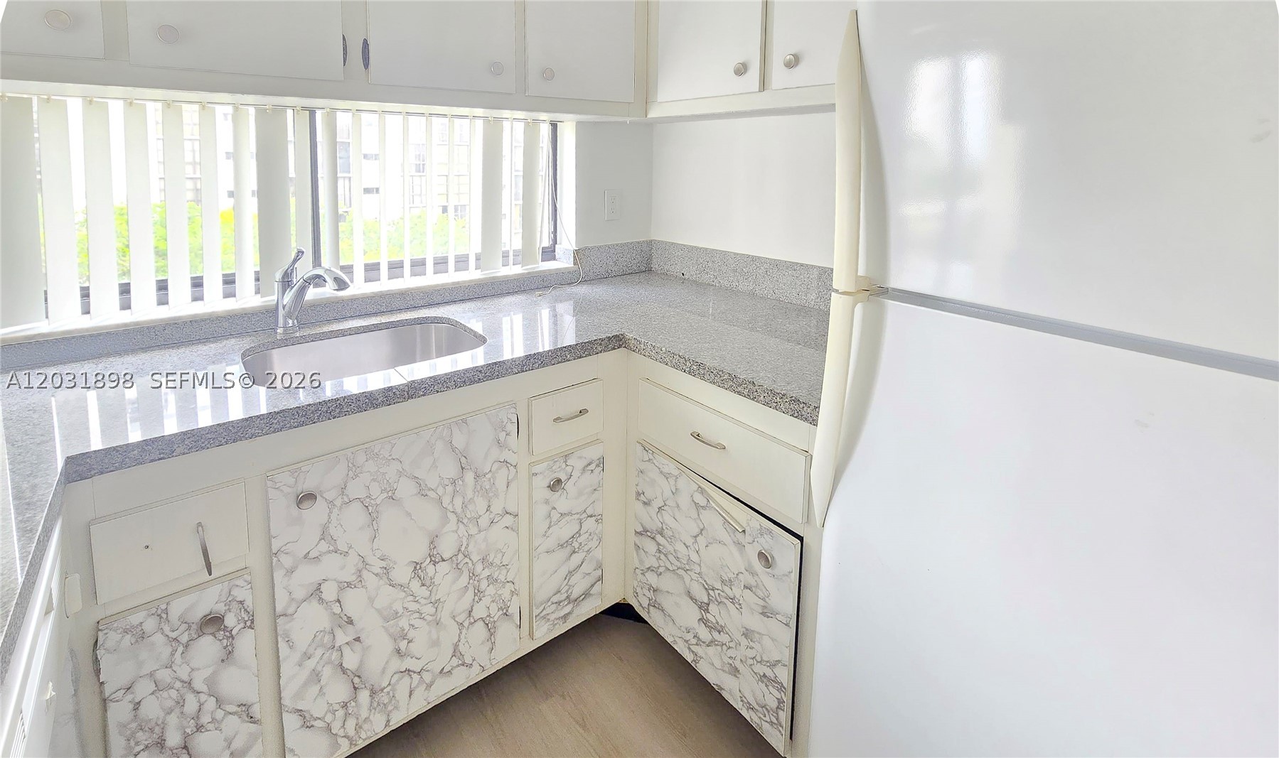 PLAZA OF AMERICAS CONDO P - Residential Lease
