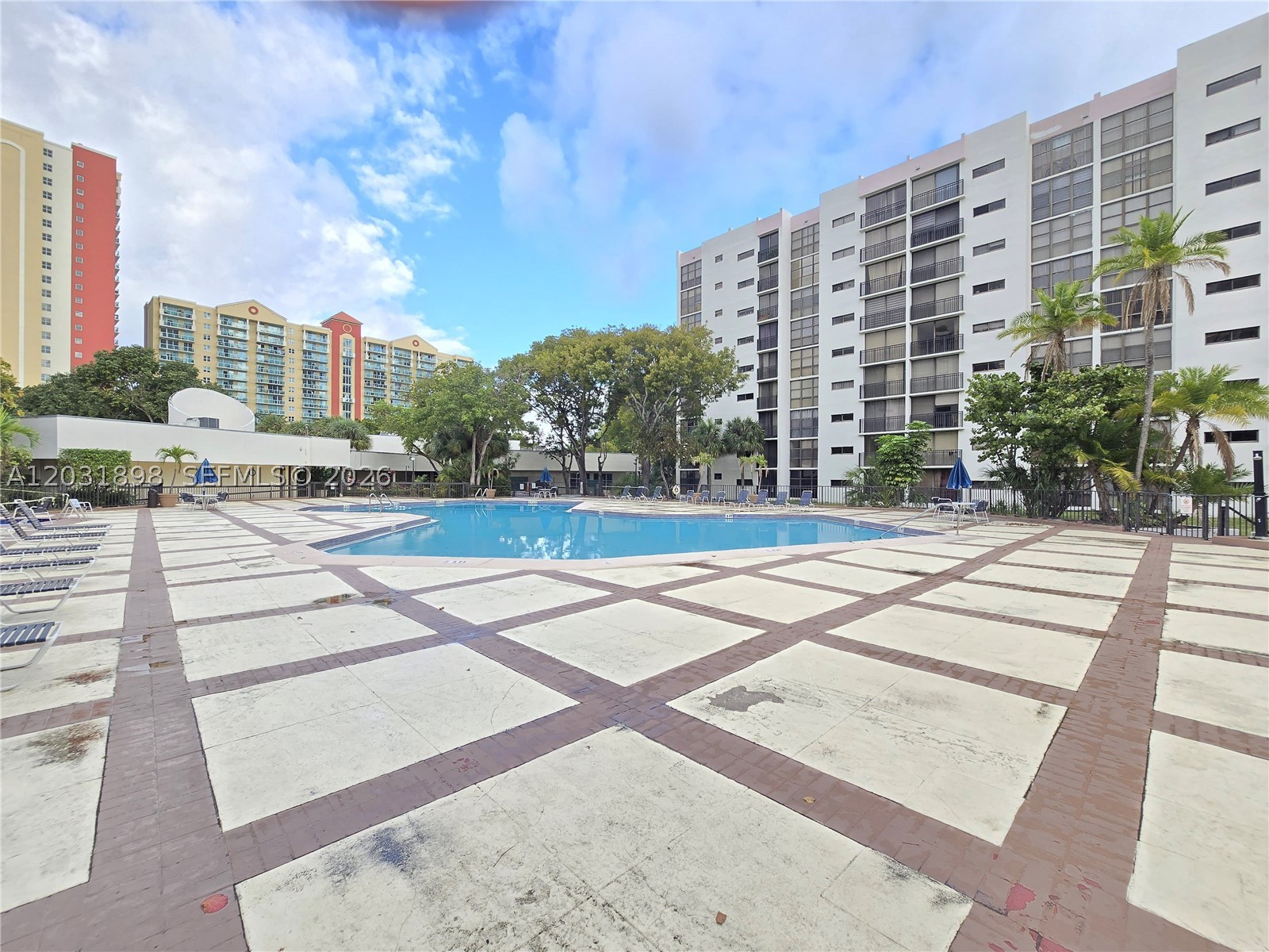 PLAZA OF AMERICAS CONDO P - Residential Lease