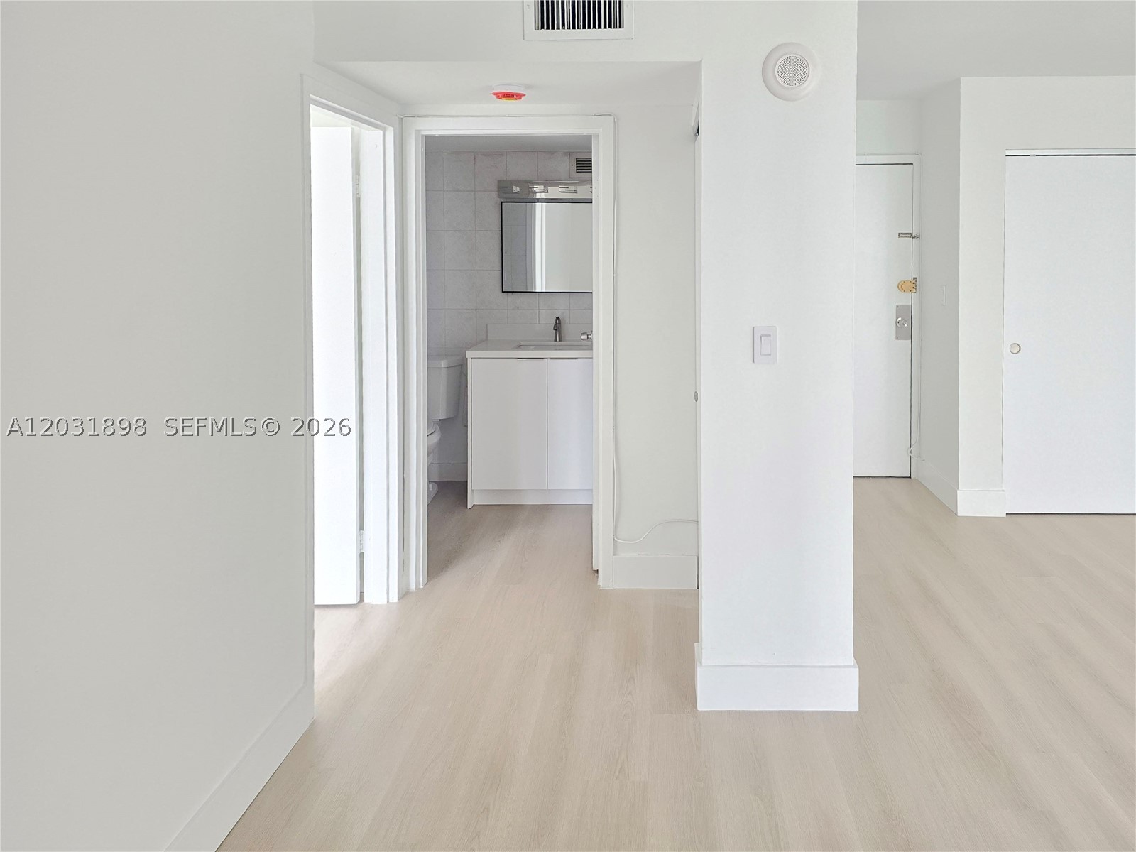 PLAZA OF AMERICAS CONDO P - Residential Lease