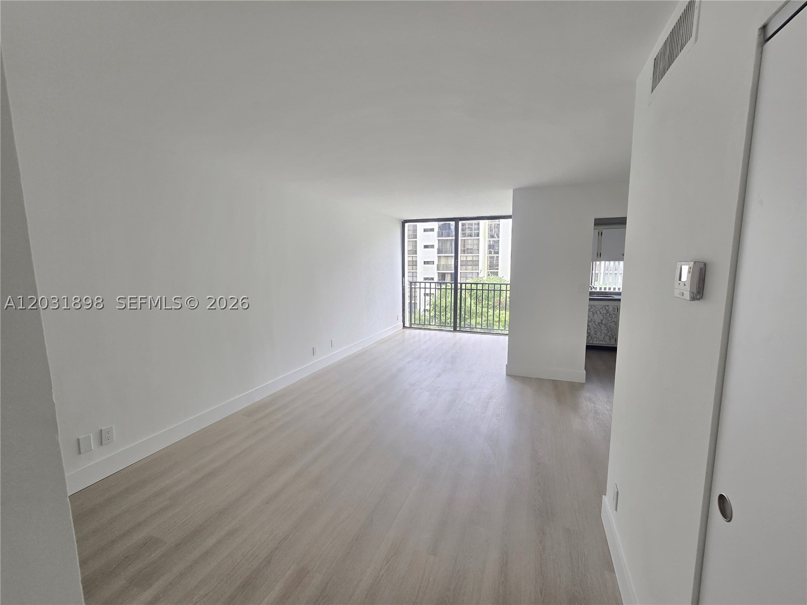 PLAZA OF AMERICAS CONDO P - Residential Lease