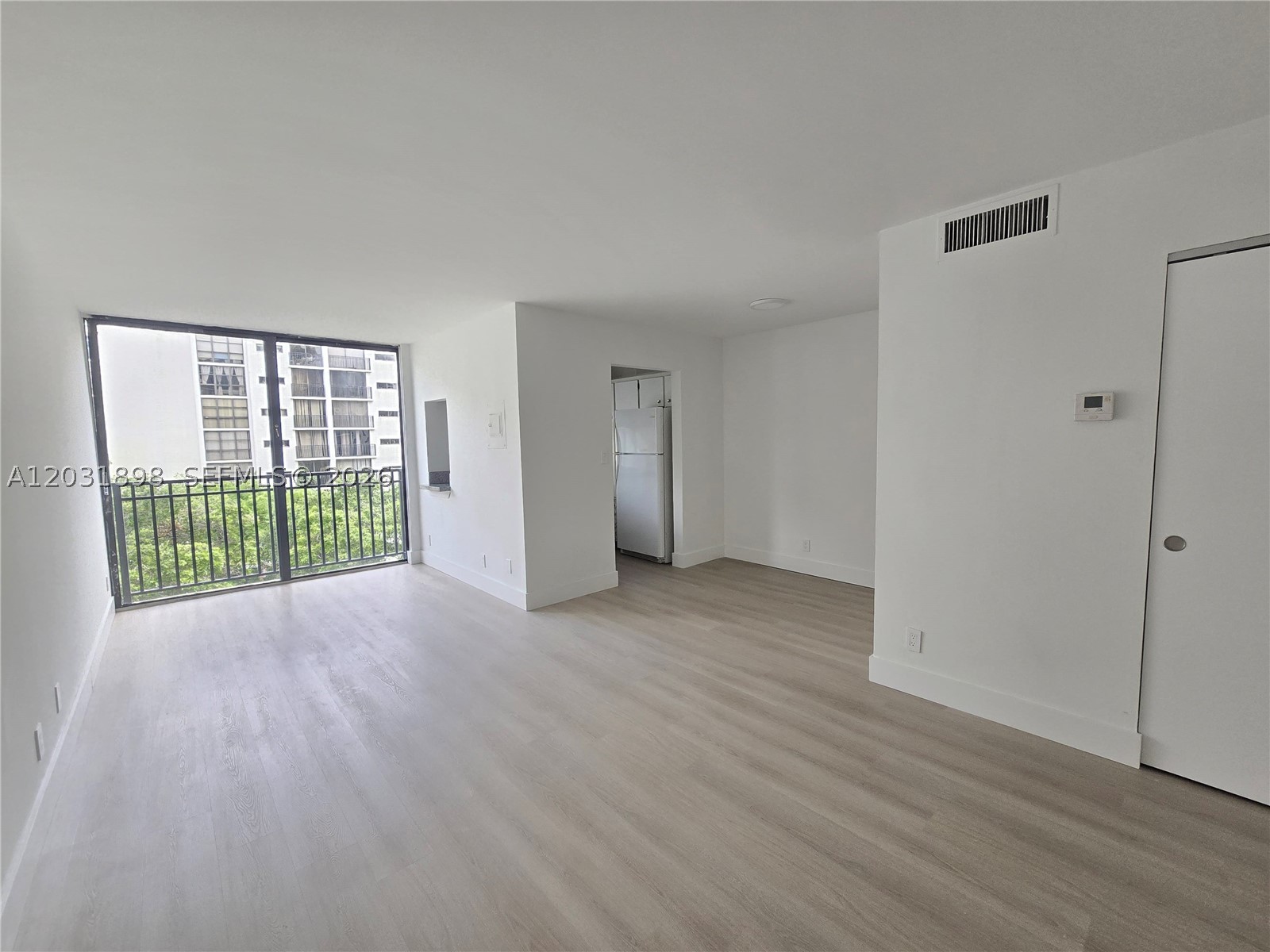 PLAZA OF AMERICAS CONDO P - Residential Lease