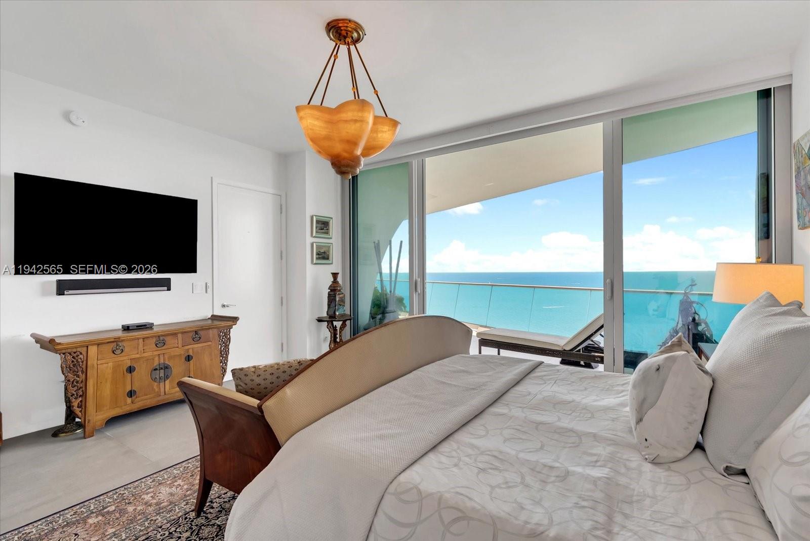 Jade Signature Condo - Residential