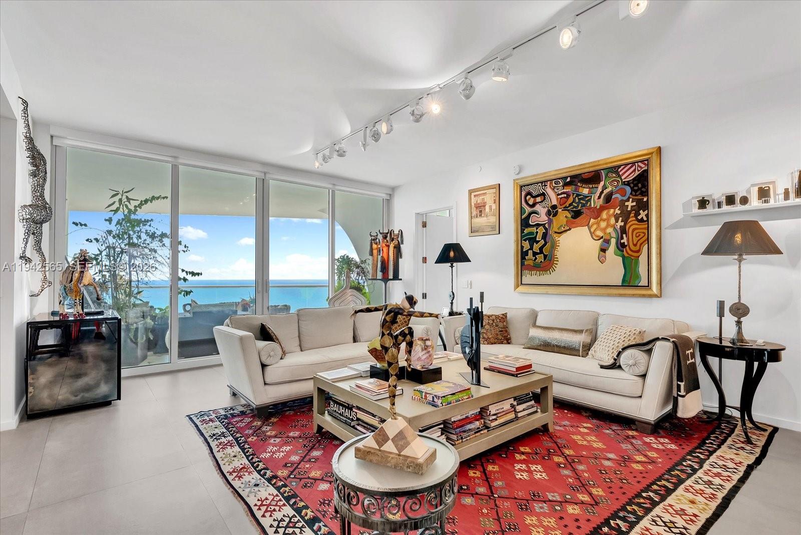 Jade Signature Condo - Residential