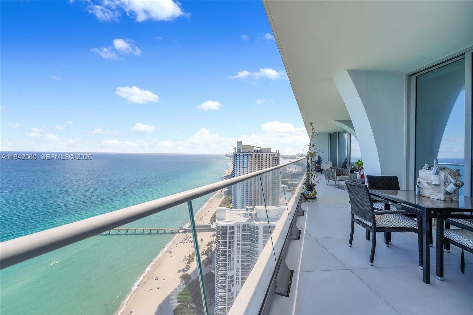 Jade Signature Condo - Residential