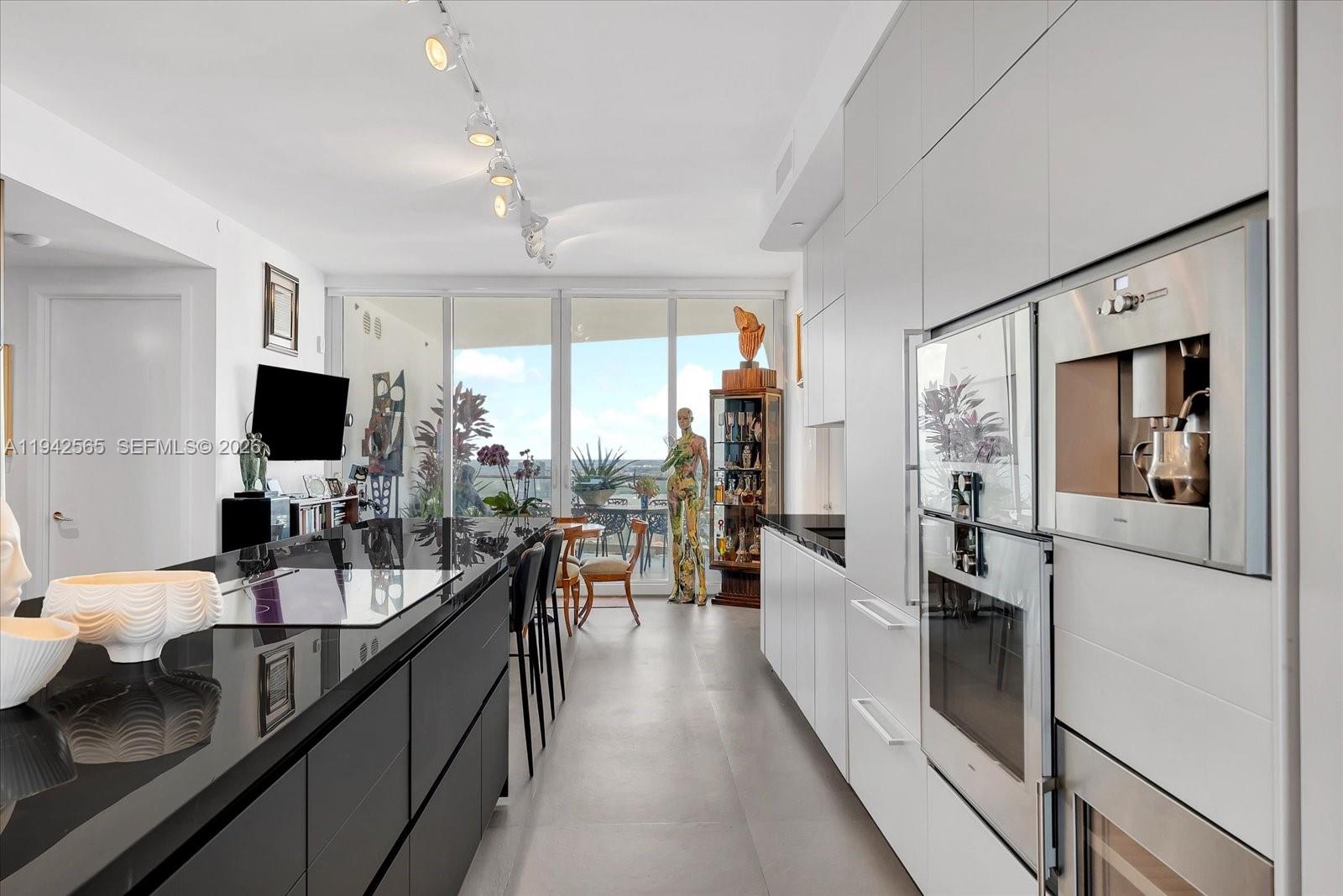 Jade Signature Condo - Residential