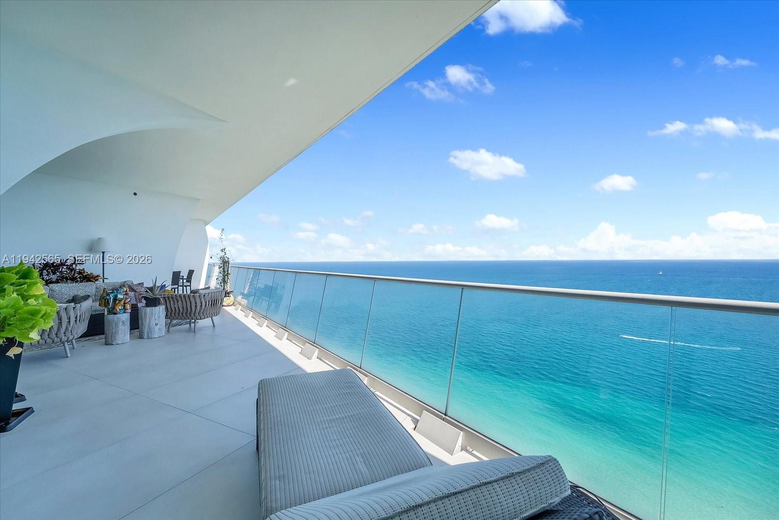 Jade Signature Condo - Residential