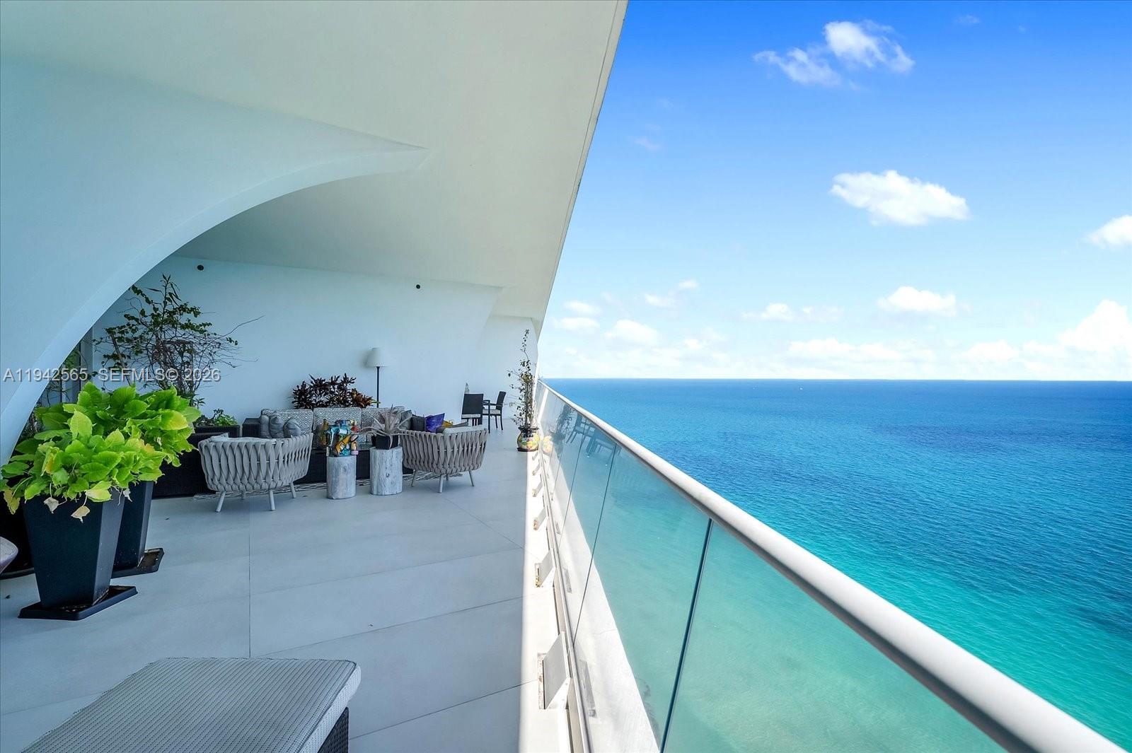 Jade Signature Condo - Residential