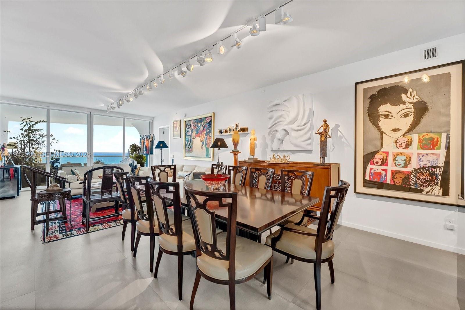 Jade Signature Condo - Residential