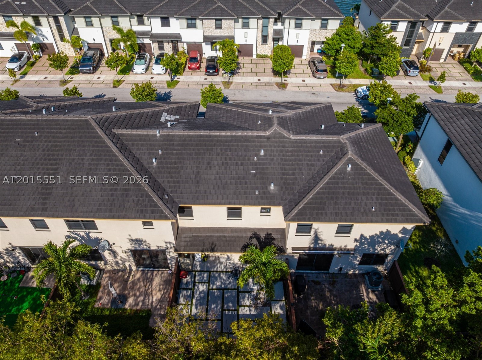 DUNNWOODY LAKE - Residential