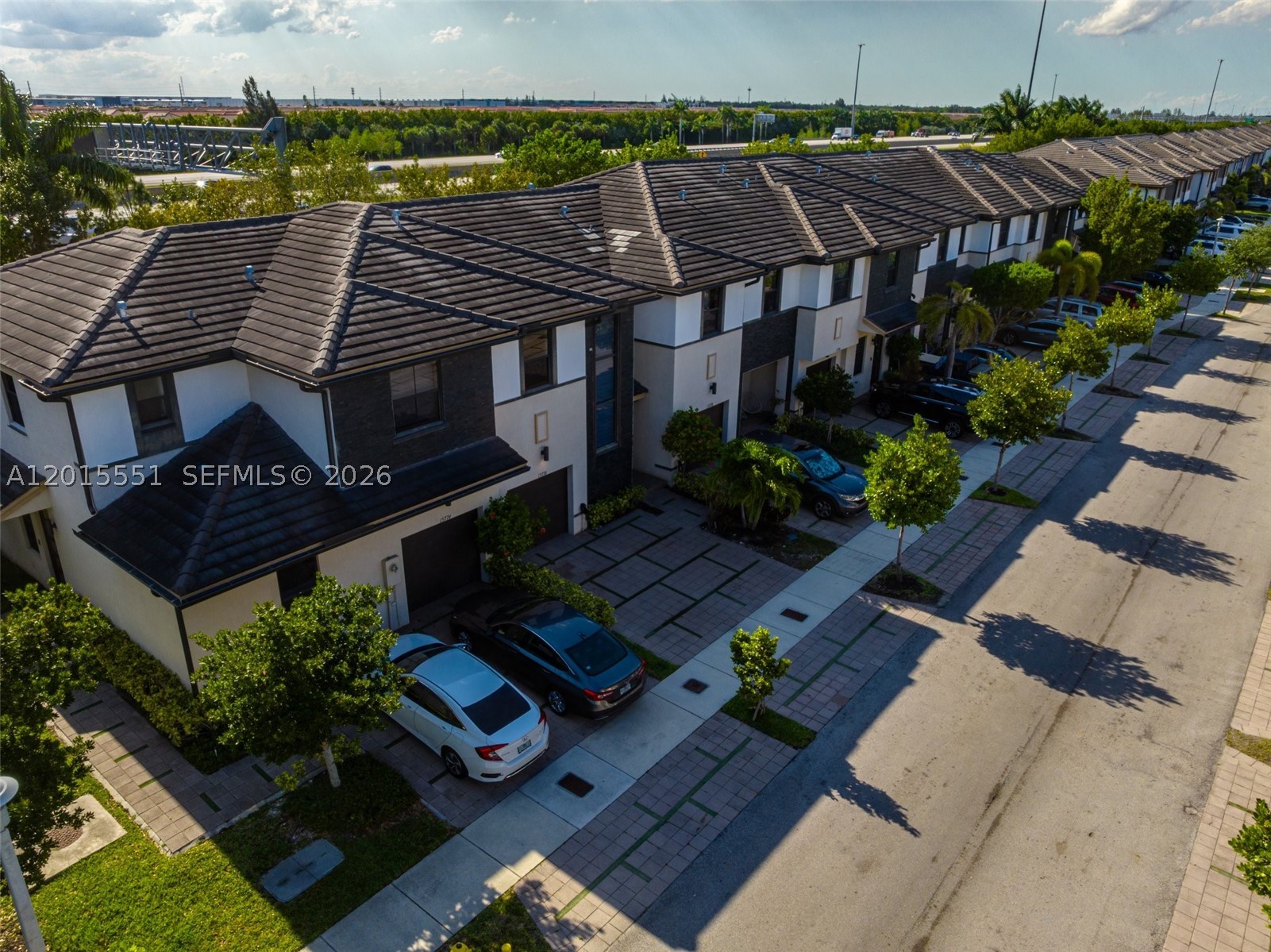 DUNNWOODY LAKE - Residential