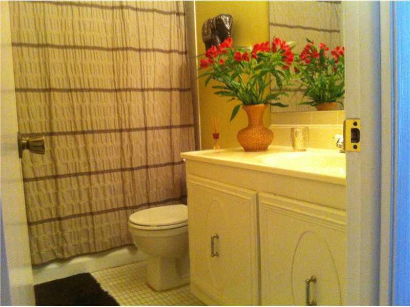 KILLIAN PINES, 1ST ADDN - Residential Lease